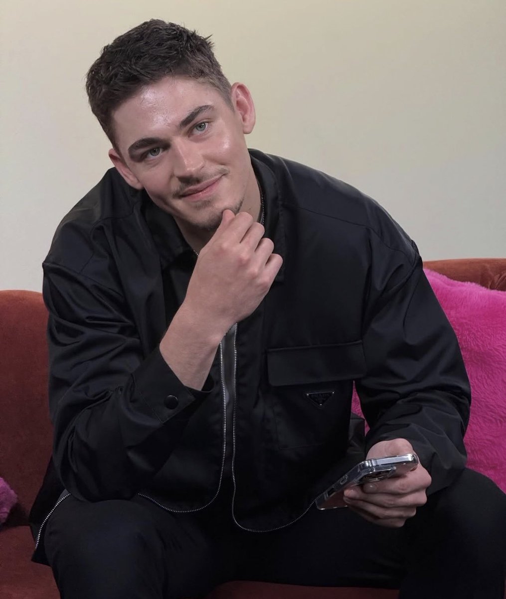 em ✿ | young sherlock era tweet media