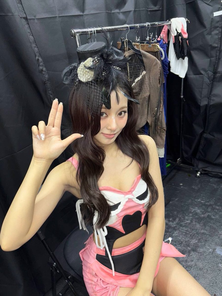 TWICEFRANCE tweet media