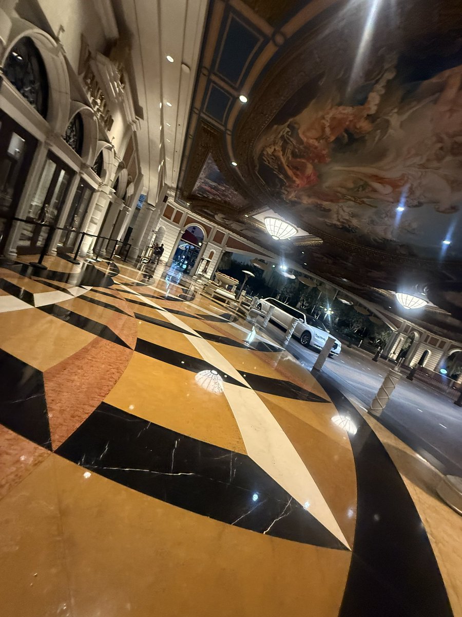 BIG NEE! tweet media