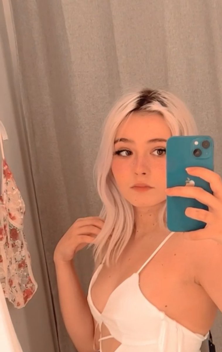 FutureChomeuse tweet media