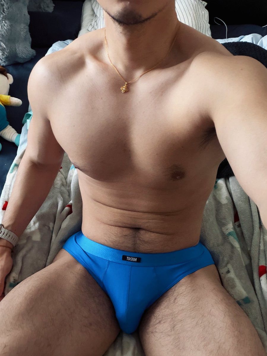 quebaner tweet media