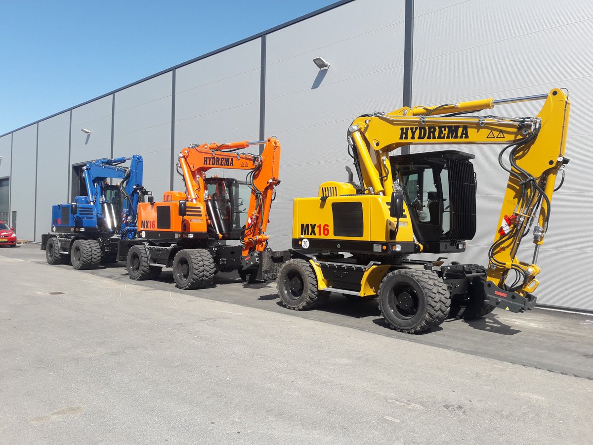 hydrema_group's tweet image. 🎨 Not every Hydrema machine is yellow.
Over the years, we’ve built more than 300 machines in custom colors, tailored to match customer fleets and branding 💛
#Hydrema #CustomColours #KeepsYouMoving