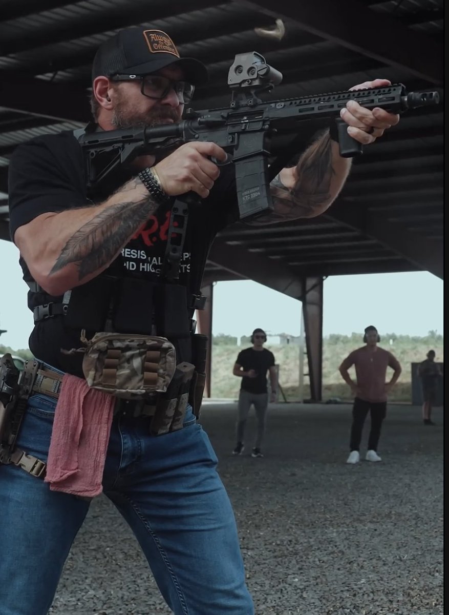 M̶I̶C̶K̶E̶Y̶ tweet media