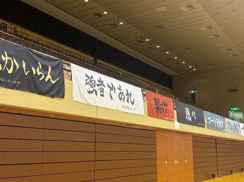 話題の面白ツイ図鑑 tweet media