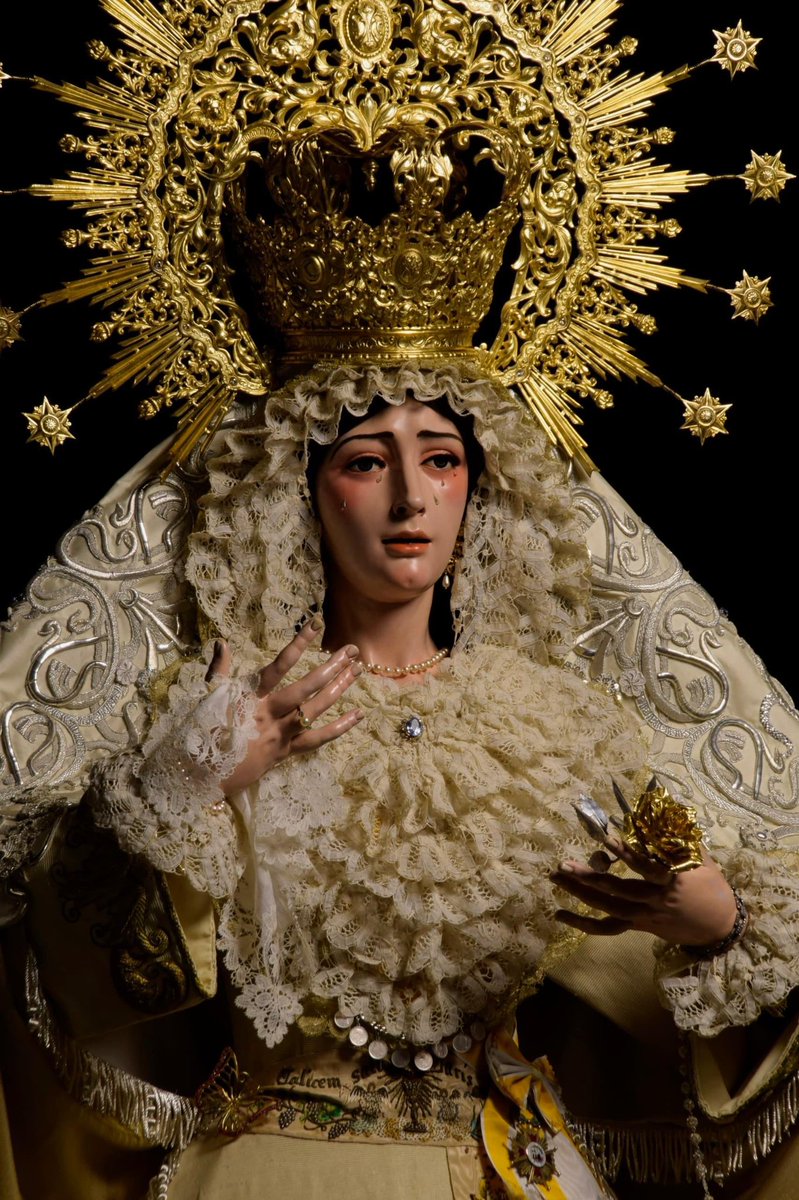 La juez archiva la denuncia de la hija de Álvarez Duarte contra la hermandad del <a href="/DNBellavista/">Hermandad del Dulce Nombre de María</a> y el restaurador Darío Ojeda después de retractarse de sus acusaciones.