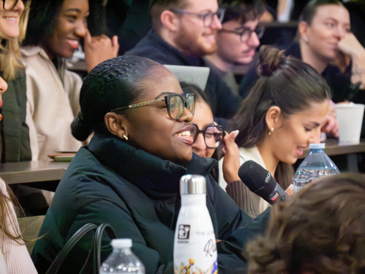MBS_edu's tweet image. 120 Alumni. 1 150 étudiants. 1 journée qui marque. 🎓🔥

20ème édition du #MBSAlumniDay — merci à tous ceux qui sont revenus transmettre. C'est ça, la communauté MBS. 🤝

#Alumni #MakingADifference #MBS