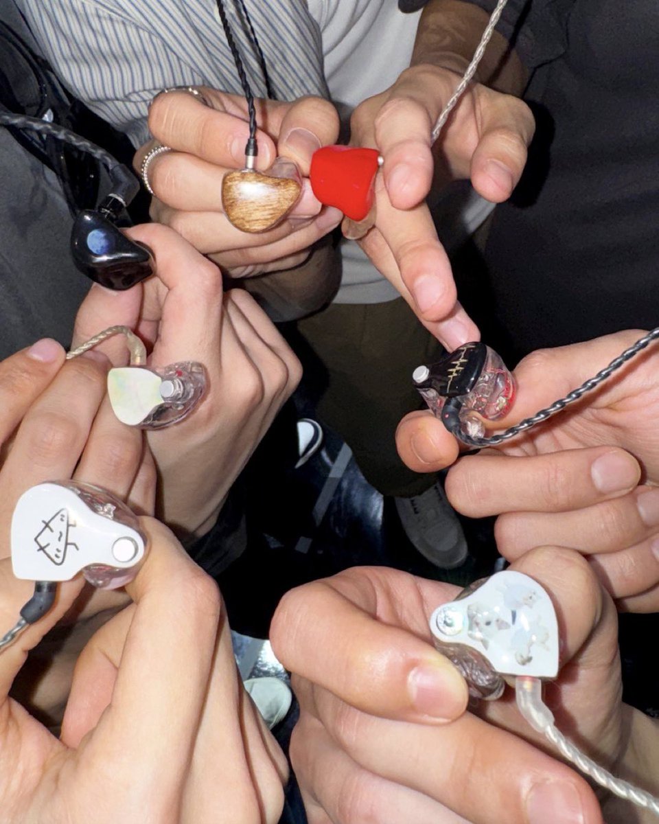 잔D #TASTE tweet media