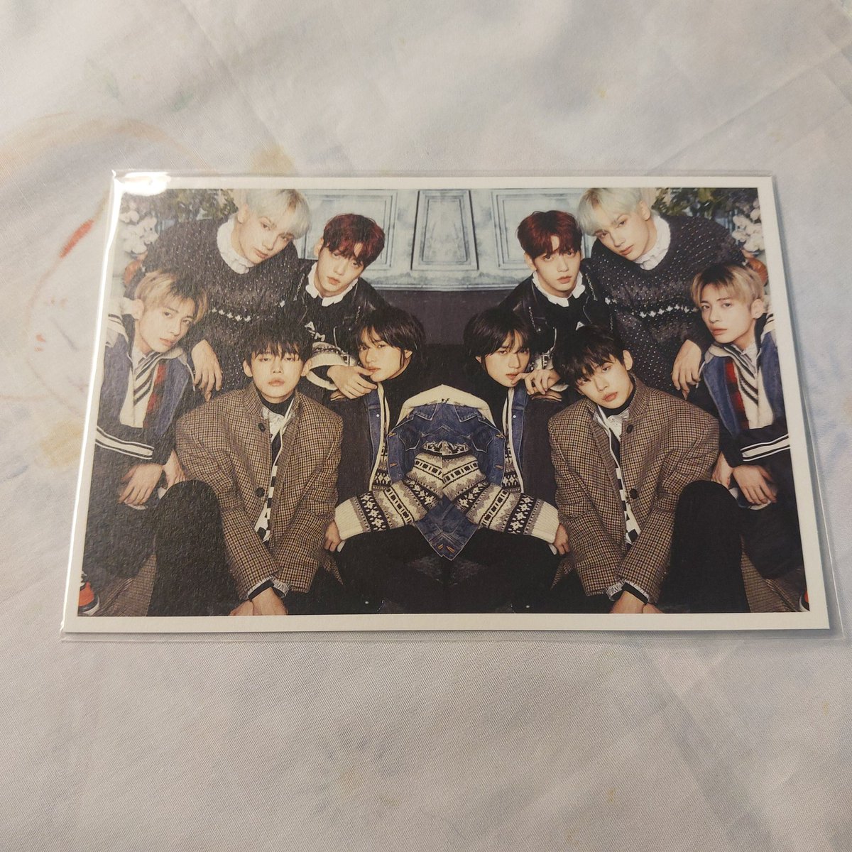 bts_loveyu7613's tweet image. どなたか、こちらお求めの方いらっしゃいませんか、？
2022年に羽田空港で開催されたDFESTAで購入したポストカードと、来場者特典トレカです。
1枚300円とかで、、
#ENHYPEN #TOMORROWXTOGETHER #DFESTA