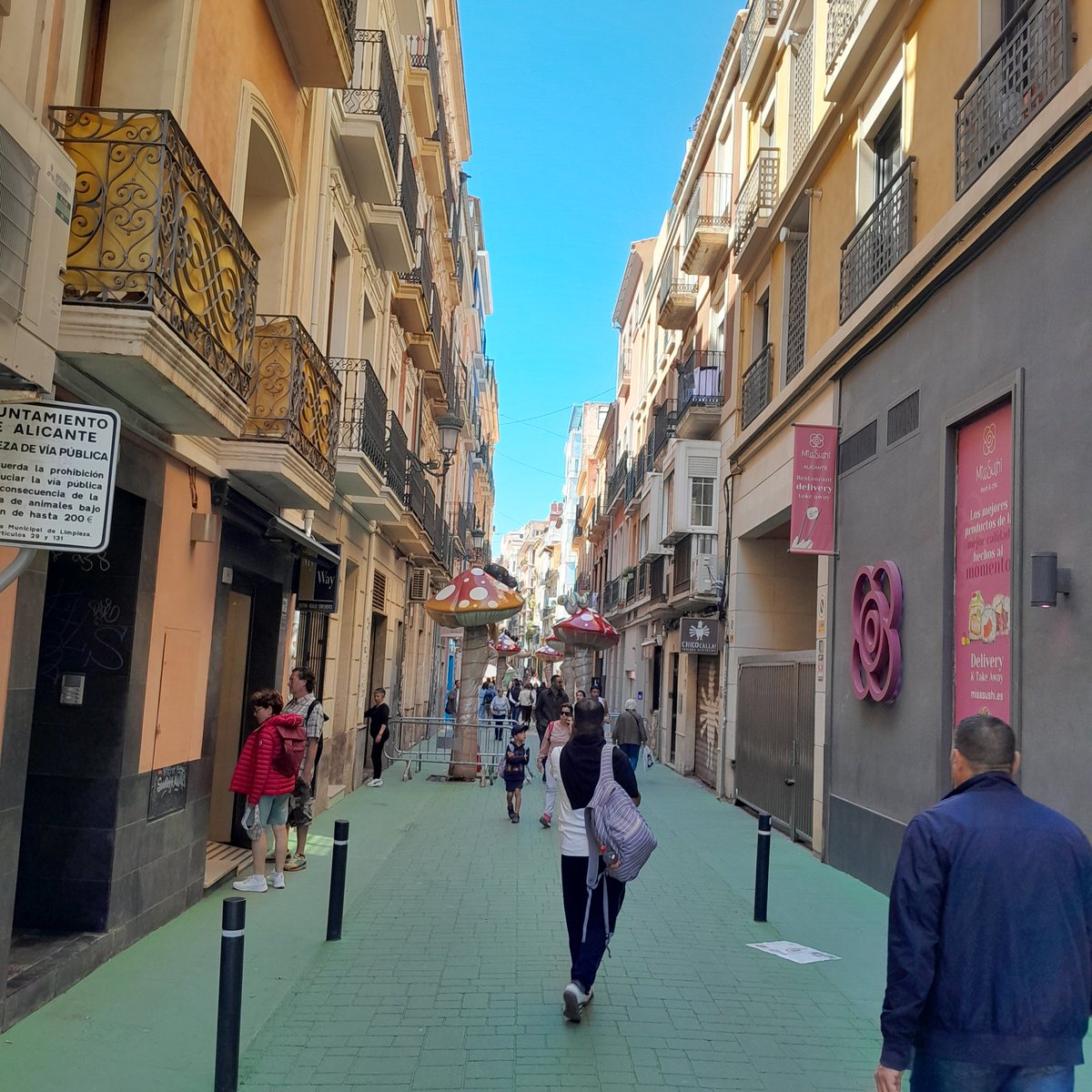 Damien B tweet media