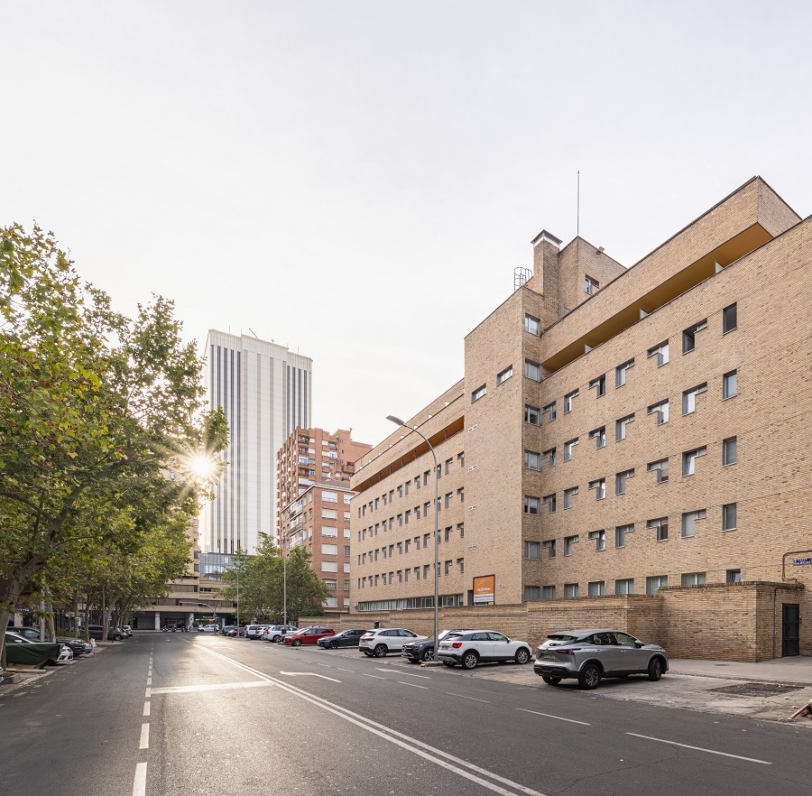 MasterHomeResi's tweet photo. MasterHome offers a student residence in Madrid with a prime location near top universities and business schools such as IE, ICADE, UCM, UPM and UC3M. Perfect for postgraduate and international students seeking comfort, convenience and excellent connections in Madrid. https://t.co/BwWs2gYl4M