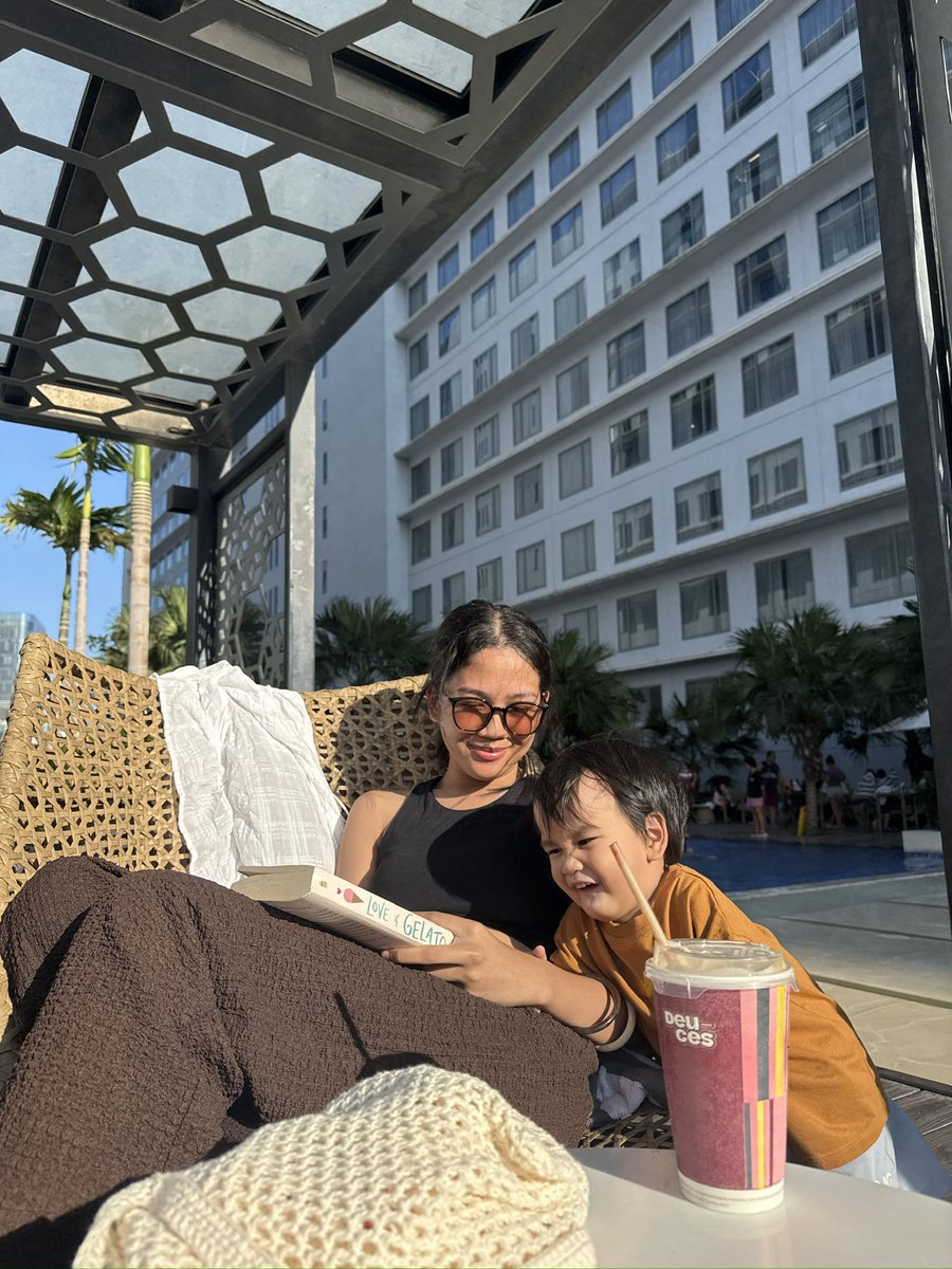 cupofaeri's tweet photo. sunny weekend in mnl https://t.co/fNV37ILkNX