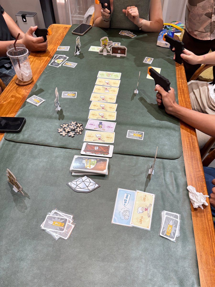 พักรบ🍃 tweet media