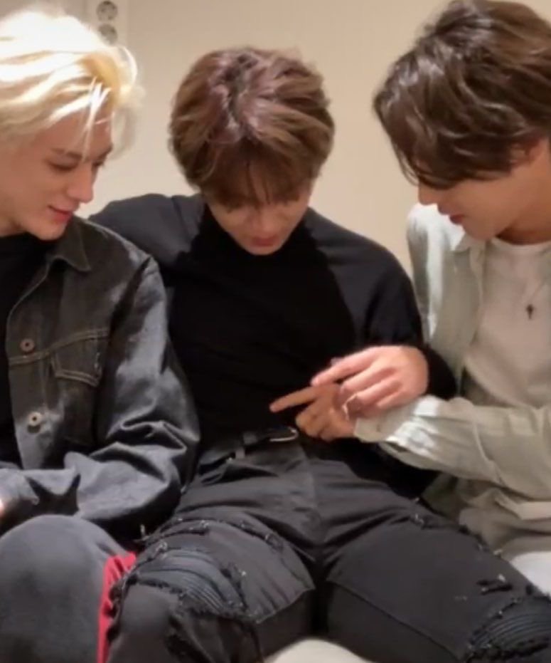 잔D #TASTE tweet media