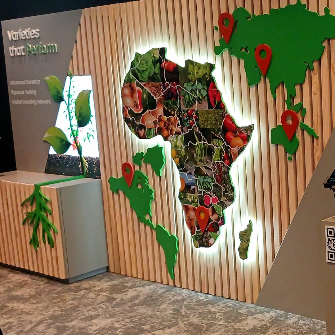 SSQDesign's tweet image. Our SSQ Design team loved working with Enza Zaden team on their display at the AFSTA Expo. They chose prime foyer location to showcase their offering in a bold, eye-catching way, creating strong visibility and impact.
#AFSTACongress2026 #AFSTA #SANSOR