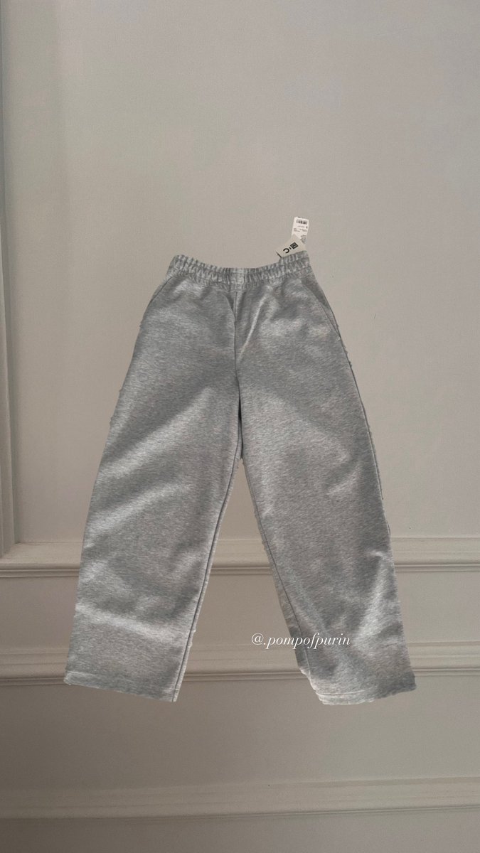 pompofpurin's tweet photo. ✨! WTS ! ✨
UNIQLO C Sweat Pants Wide (Gray)
Ukuran S 
Brand New! with tag
Jual karna kekecilan, mau beli baruu

470.000 ajaa
bisa co full shopee/split, manual juga bisa https://t.co/uwxk4PQIr2