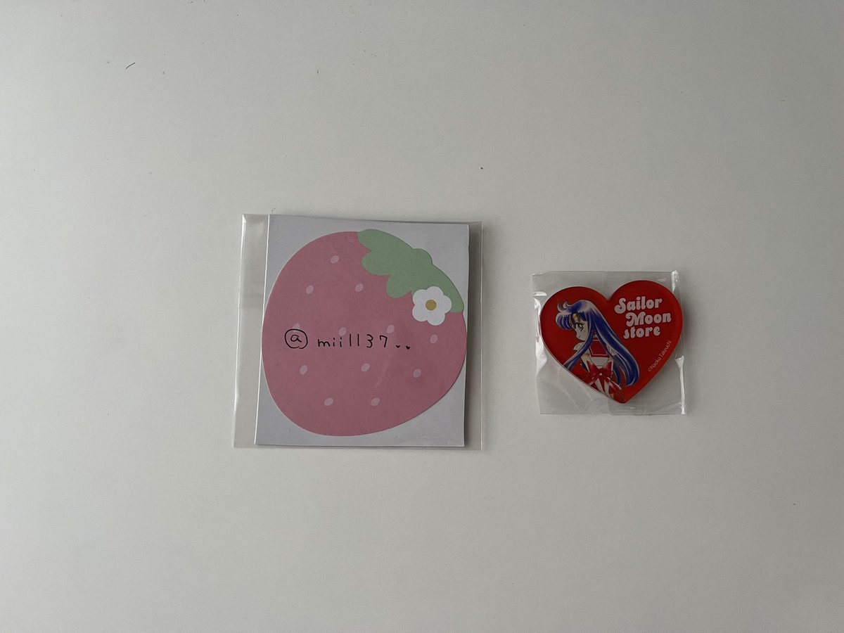 ₘᵢₗₗ tweet media