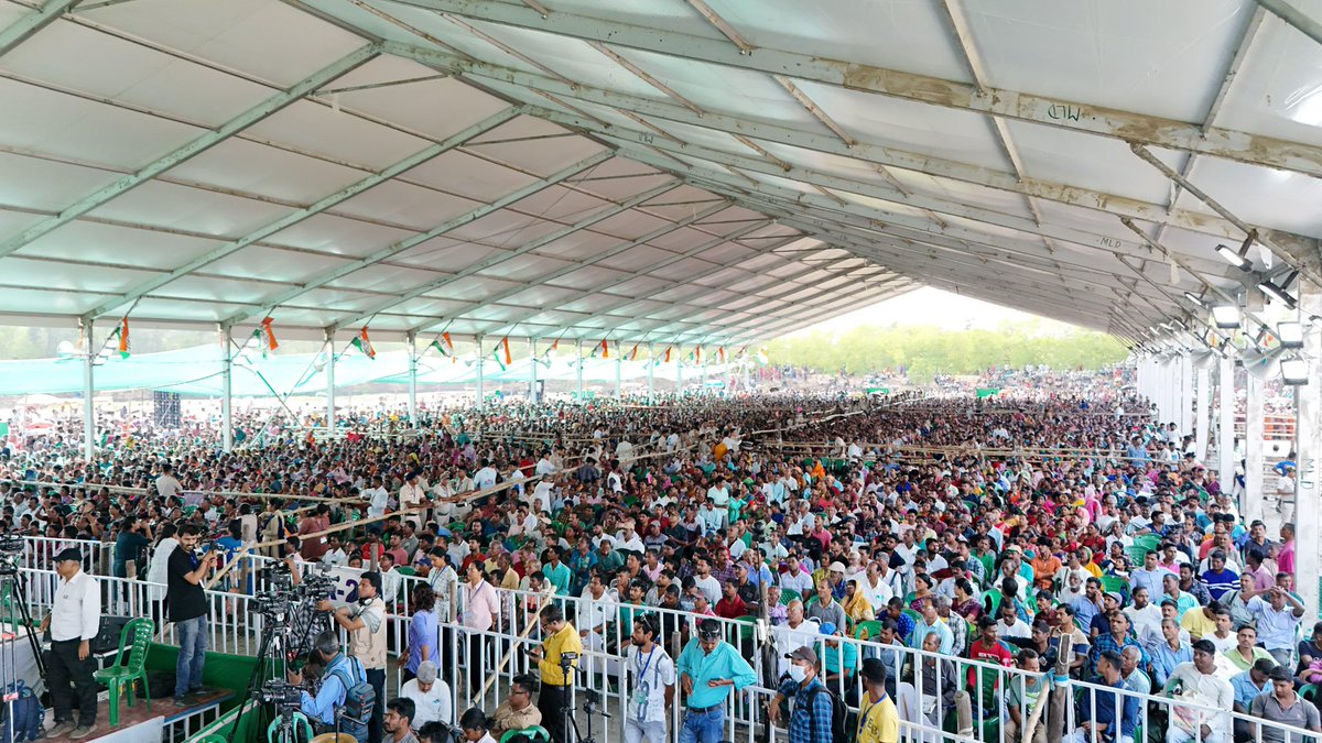 AITCofficial's tweet photo. While Bangla-Birodhi forces are greeted by rows of empty chairs, Patharpratima College Ground presents a stark contrast.

Massive crowds have been gathering since morning to hear Shri @abhishekaitc.

The message is clear. The people stand united to protect Bengal from the BOHIRAGOTO BJP.

Jotoi Koro Hamla,
#AbarJitbeBangla