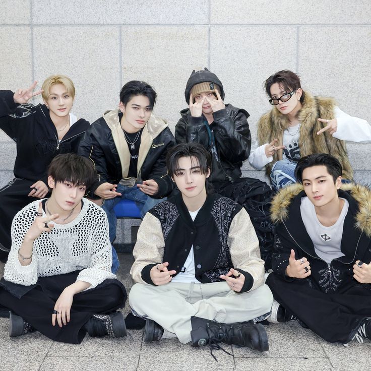 lunaraquarian28 tweet media