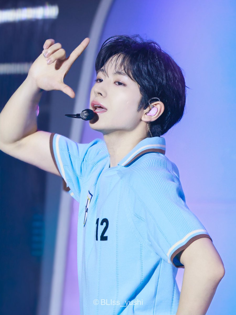 ╸ ̫ ╸. tweet media