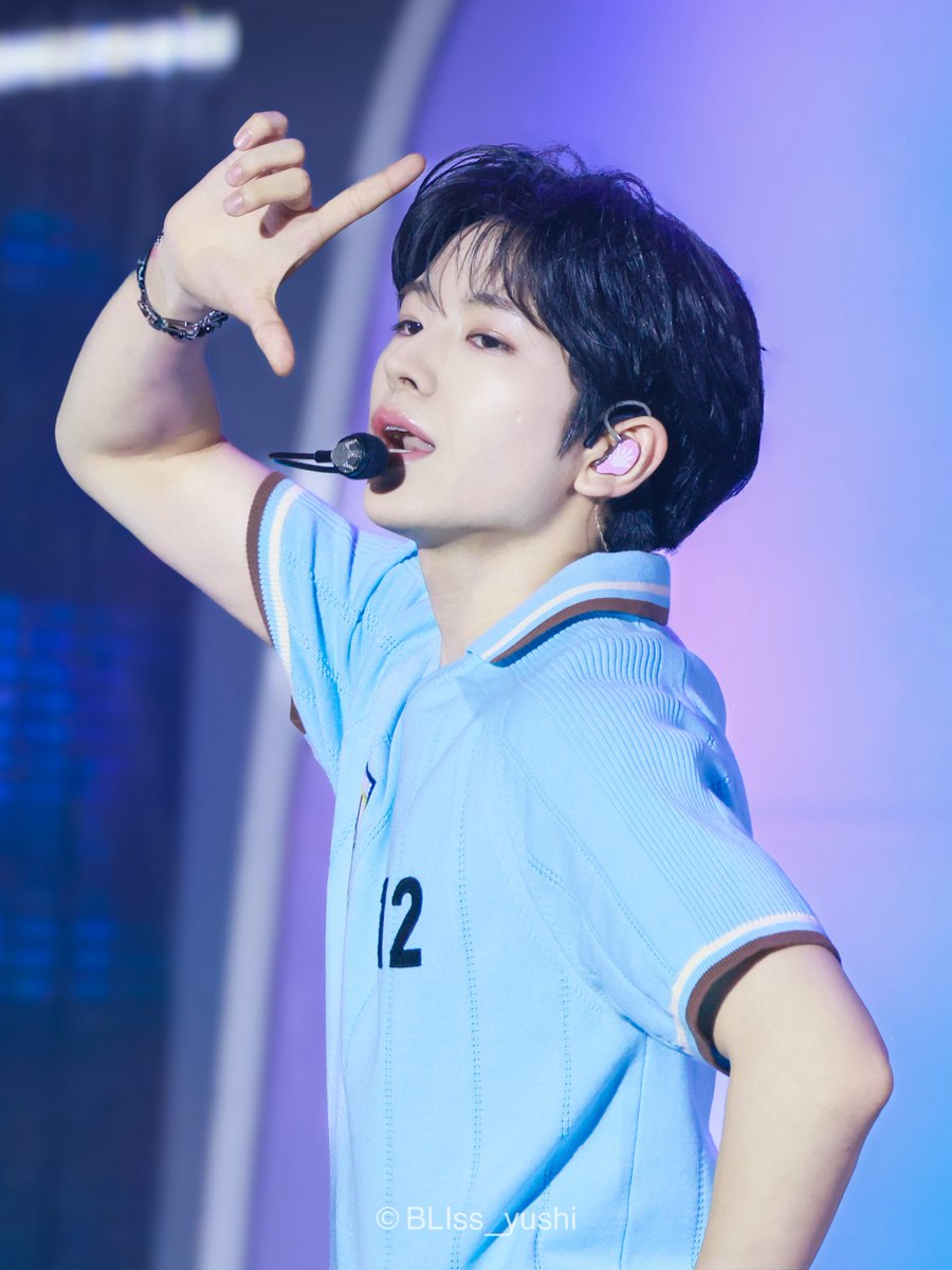 ╸ ̫ ╸. tweet media