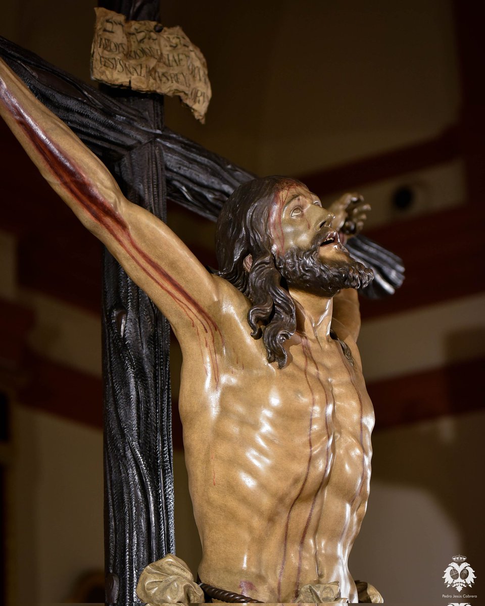 ⚫️ El Santísimo Cristo de la Expiración amanece este martes sobre su paso procesional esperando ya un nuevo Viernes Santo.

#Cachorro26 #CuaresmaEnElCachorro