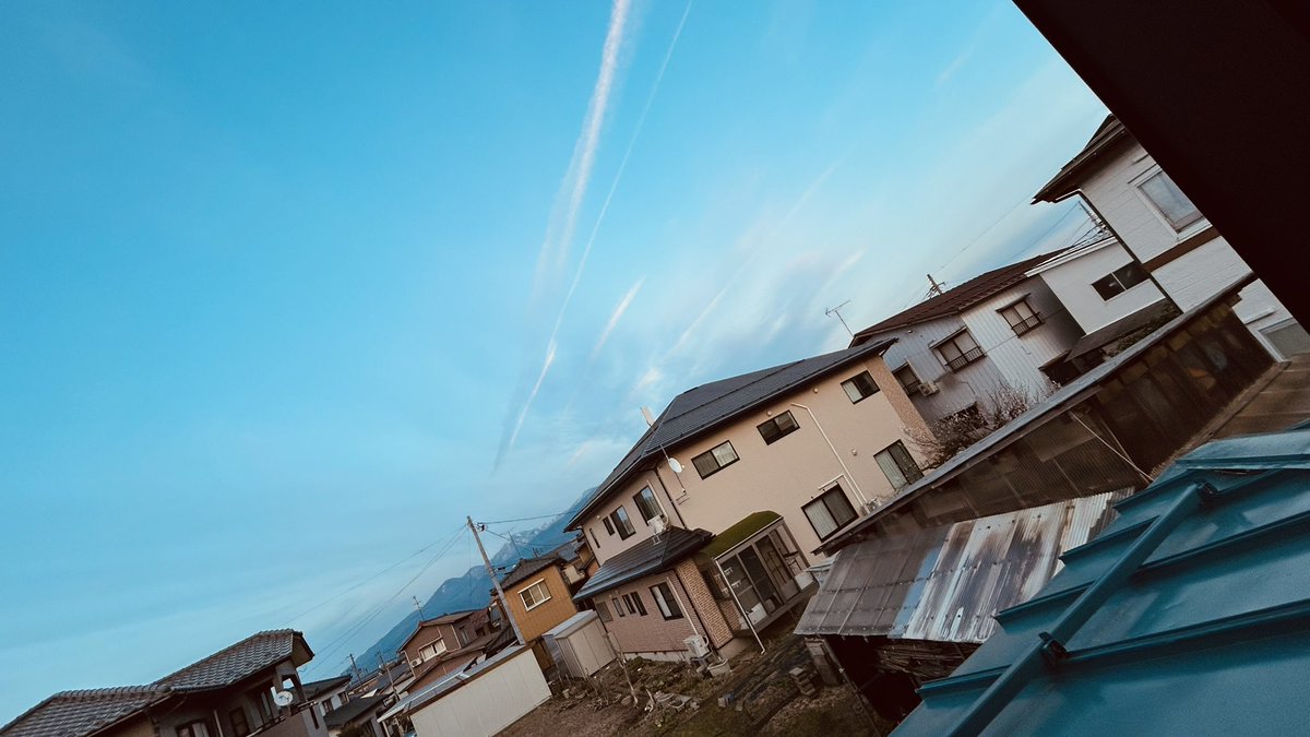 haruharan326's tweet photo. すげぇたくさんの飛行機があった。 https://t.co/UgMYVd4tpn