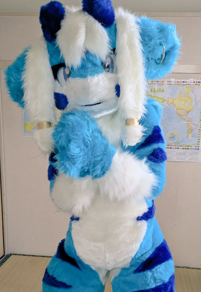 void_kun_planet's tweet photo. 何かオーナーが
卒業したらしい！

おめでたいので
おねだりでもしにいくで https://t.co/5n7w4sRdVD