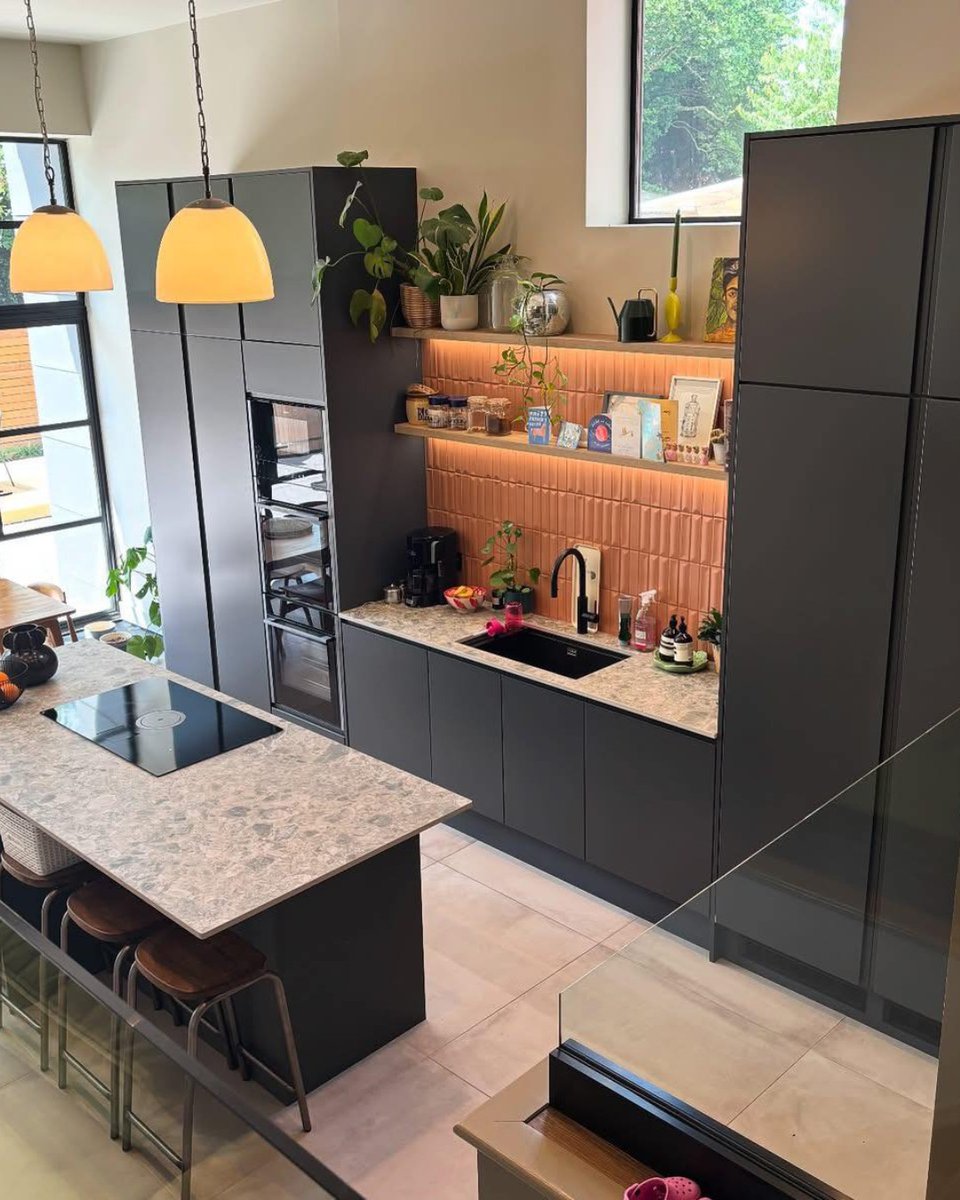 JLife Magazine tweet media