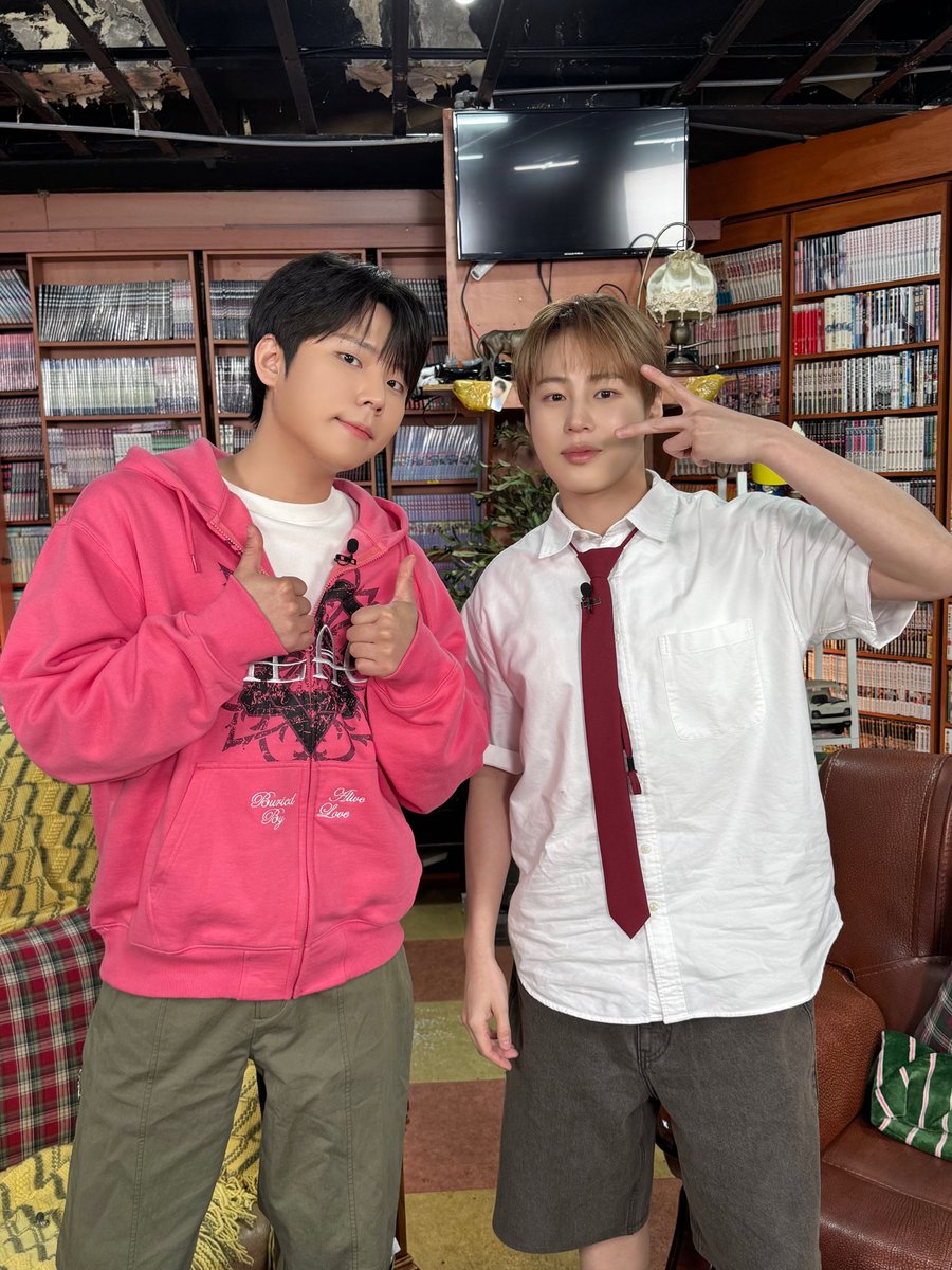 노래방 옆 만화방 tweet media