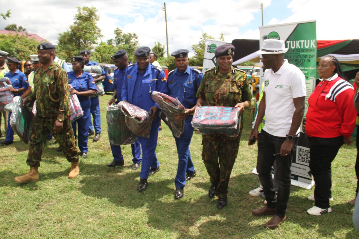 TukNetwork's tweet photo. A Community Policing journey in Murang'a County bringing together representatives of 14 Tuk Tuk Transport Saccos.We salute you @NPSOfficial_KE @ntsa_kenya.We flagged off Tuk Tuk Transport operators as Community policing and peace ambassadors.@kenya_chamber @KRACorporate https://t.co/YiiFvACDNN