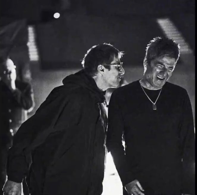 hari saw oasis tweet media