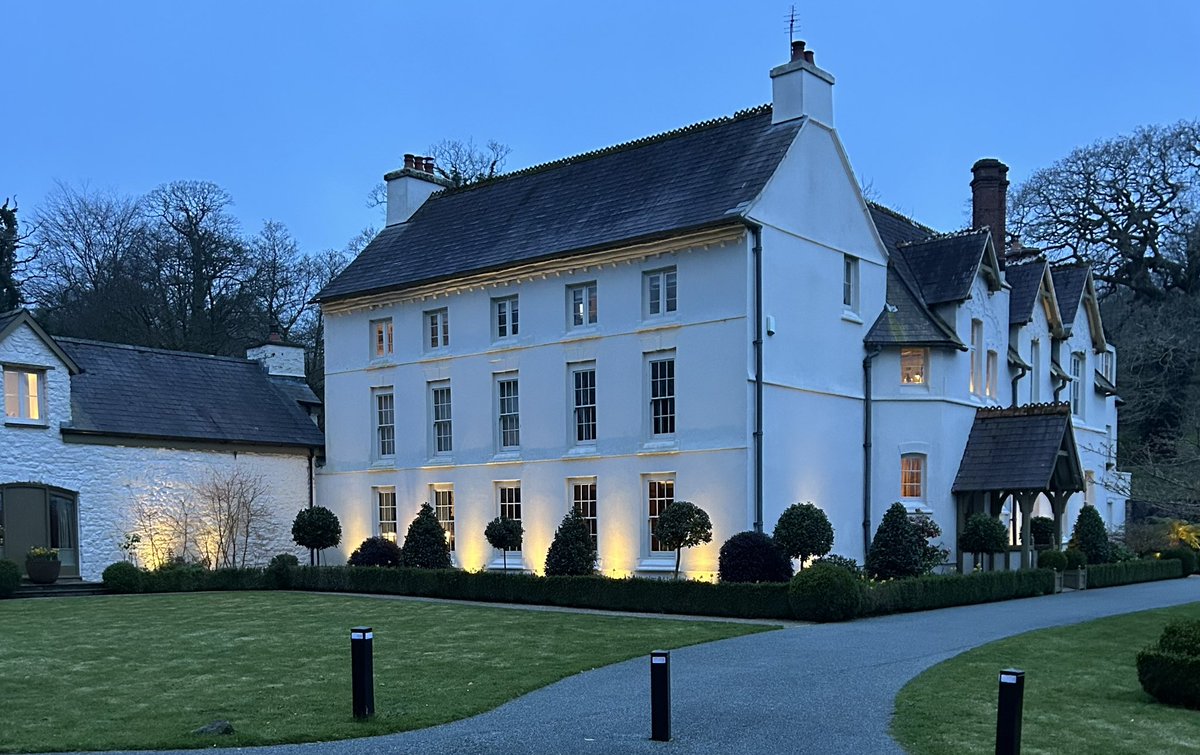 Mog Jones 🏴󠁧󠁢󠁷󠁬󠁳󠁿 🏉 🍺 tweet media