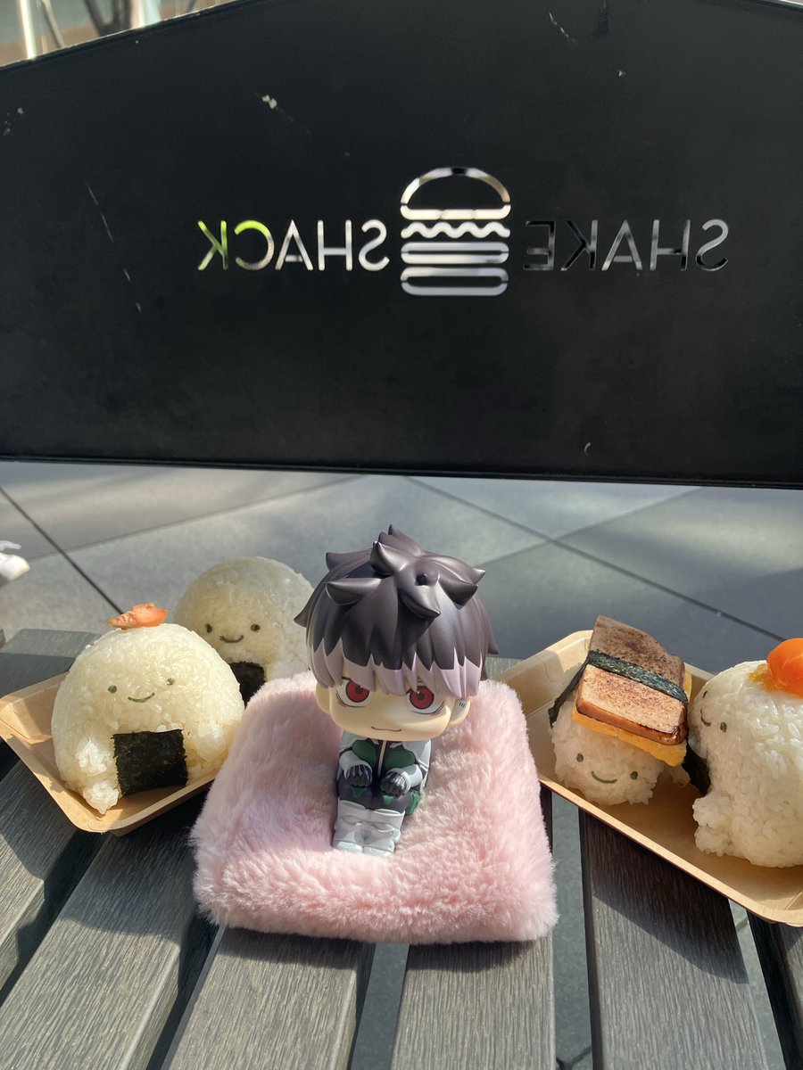 ex Gothic lolita tweet media