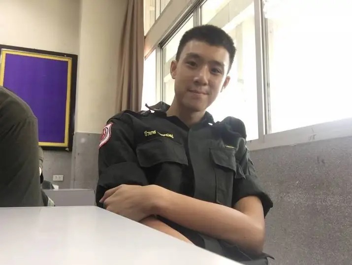 nthuzarphyo tweet media