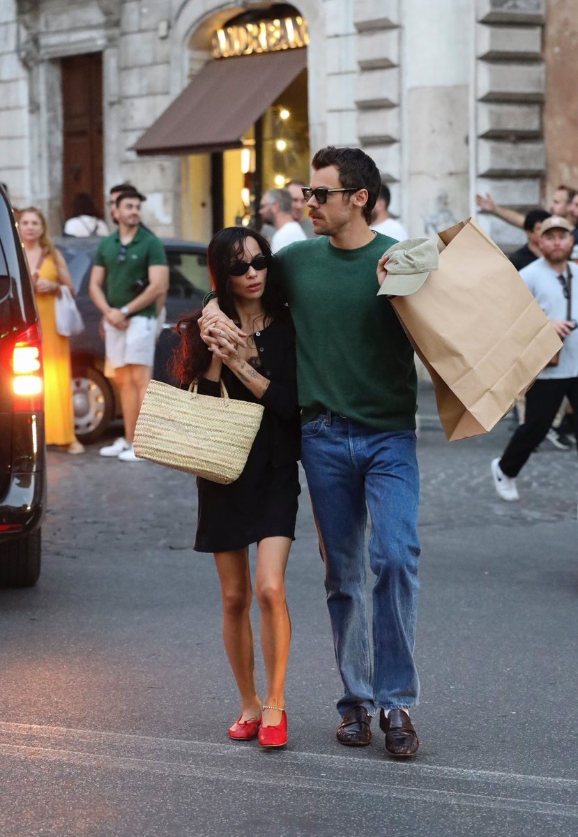 julia 🪩 tweet media