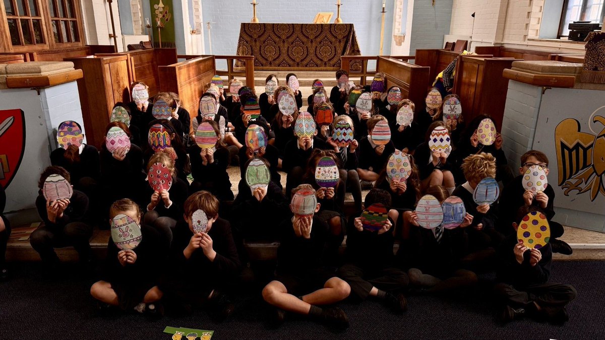 Hook Junior School tweet media