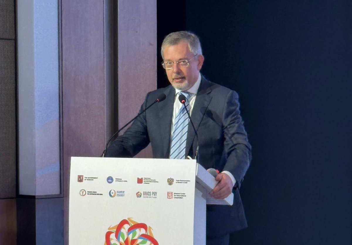 AmbRus_India's tweet photo. 🇷🇺🇮🇳 Took part in the 3rd #RussiaIndia Smart Cities Forum organised by the Government of Moscow City. Thrilled by the scope and enthusiasm about Russia-India cooperation in ‘smart cities’ technologies and innovations. https://t.co/r0R8gTsJ2A