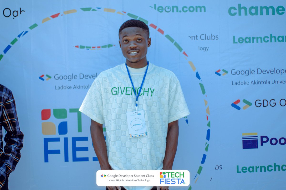 thestephenbabs's tweet photo. The designer👇🏾                His portfolios https://t.co/dzz9gaJ4ll