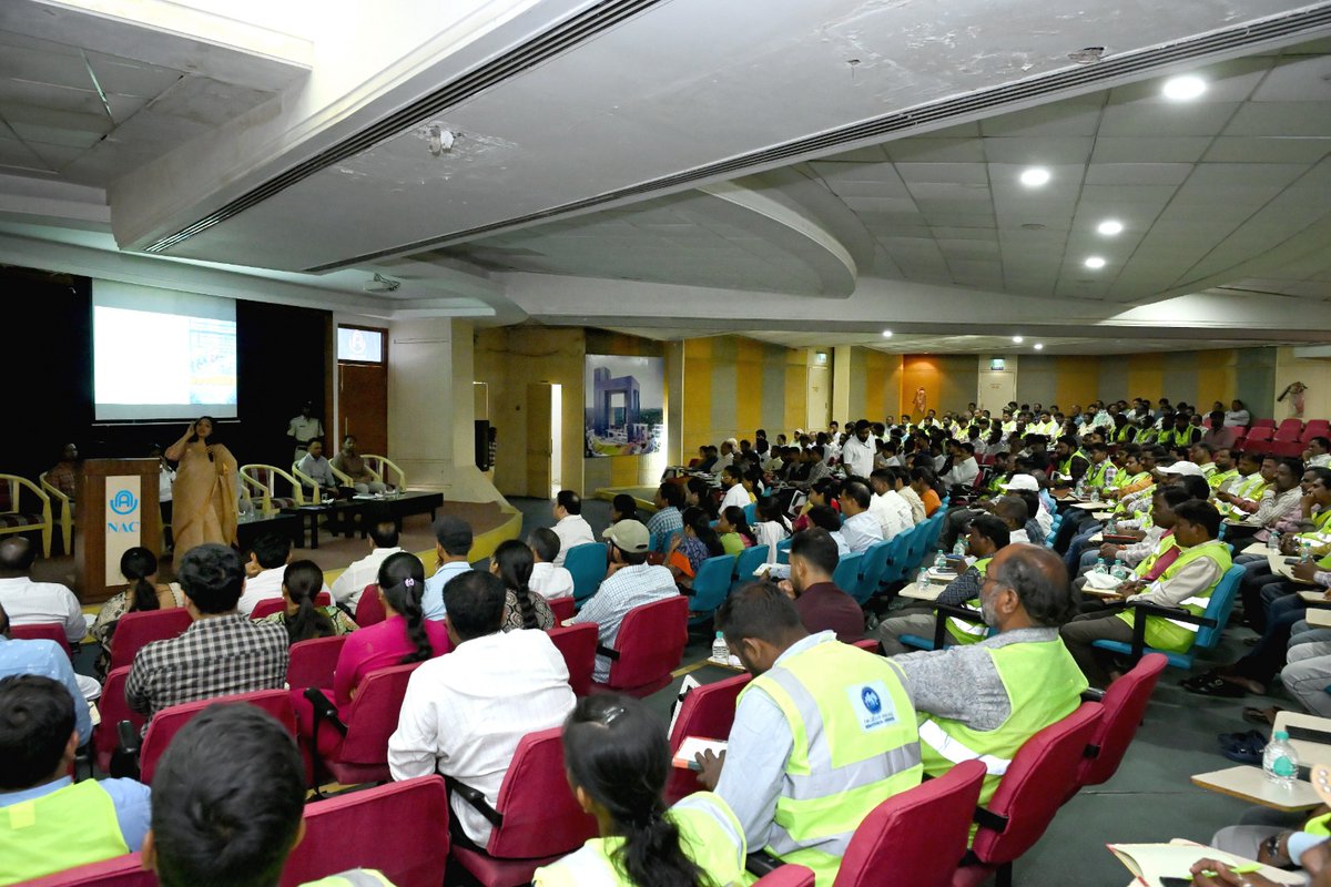 CMC_Offcl's tweet photo. CMC Review on MSW & Sanitation Activities!!

A comprehensive review meeting on Municipal Solid Waste Management and sanitation was held by the Commissioner at NAC Auditorium with all IALA Commissioners, Zonal Commissioners, Deputy Commissioners and officials of Sanitation & Town Planning wings.

The Commissioner emphasized strict implementation of new MSW Rules from April 1, 2026, focusing on accountability, transparency and efficiency in sanitation services.

🔹 Key directions issued:

• 100% door-to-door waste collection & source segregation
• Clear coordination in IALA areas – primary by IALA, secondary & disposal by municipalities
• Focus on decentralized processing and RRRR principles (Reduce, Reuse, Recycle & Recover)
• Strict monitoring of C&D waste and action against unauthorized dumping

🔹 Operational focus:

• Ward-wise route planning & sanitation mapping
• Promotion of electric vehicles for waste collection
• Identification and regulation of Bulk Waste Generators
• Strengthening field-level monitoring for better execution

The Commissioner also directed all officials to align resources, manpower and systems with new guidelines. SOPs will be shared shortly for effective implementation.

Only authorized agencies will handle waste collection, with strong inter-departmental coordination to ensure improved citizen services and cleaner urban environment.

@jayesh_ranjan @TelanganaCS @TelanganaCMO @IPRTelangana @MC_Cyberabad @GHMCOnline @GummallaSrijana 

#Cyberabad #TeamCyberabad #SWM #CleanCyberabad