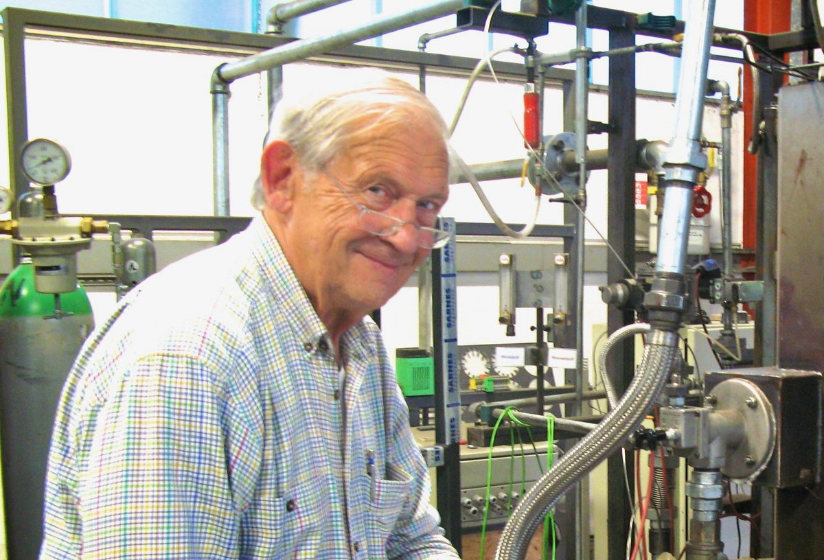 sarnes_ing's tweet photo. mehr Ingenieur geht nicht. Heute zu seinem Geburtstag. https://t.co/v2APEOgT6P