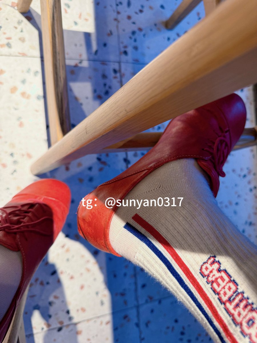 ypt89297's tweet photo. 棉袜，想闻一下吗 #调教 #棉袜 #羞辱 #原味 https://t.co/d44xp4Cr8Y