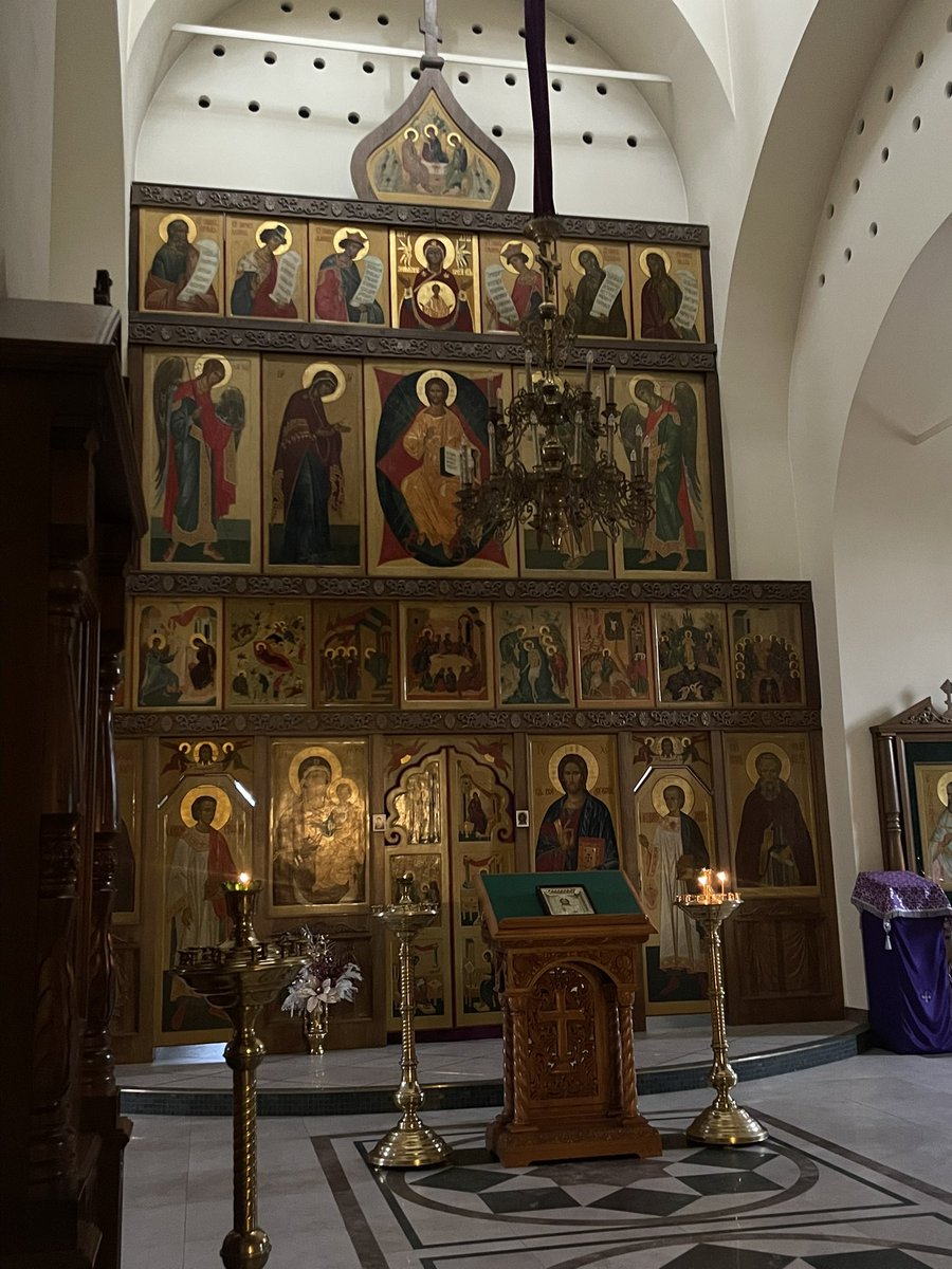 я: говорю всем что все хорошо, все решаемо, все под контролем 

и где я оказываюсь в рандомный понедельник