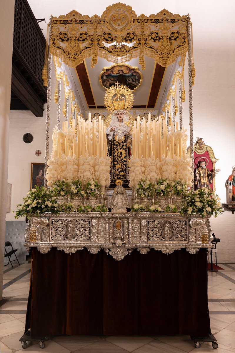 PasionDeSevilla's tweet photo. La Virgen del Carmen amanece en su nuevo paso de palio para el Miércoles Santo. @Hdad_del_Carmen https://t.co/ZyPgQMYVQU