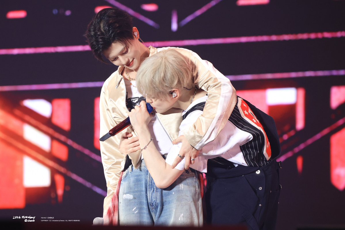 𝐒𝐭𝐫𝐚𝐰𝐛𝐞𝐫𝐫𝐲𝐂𝐡𝐞𝐞𝐬𝐞. tweet media