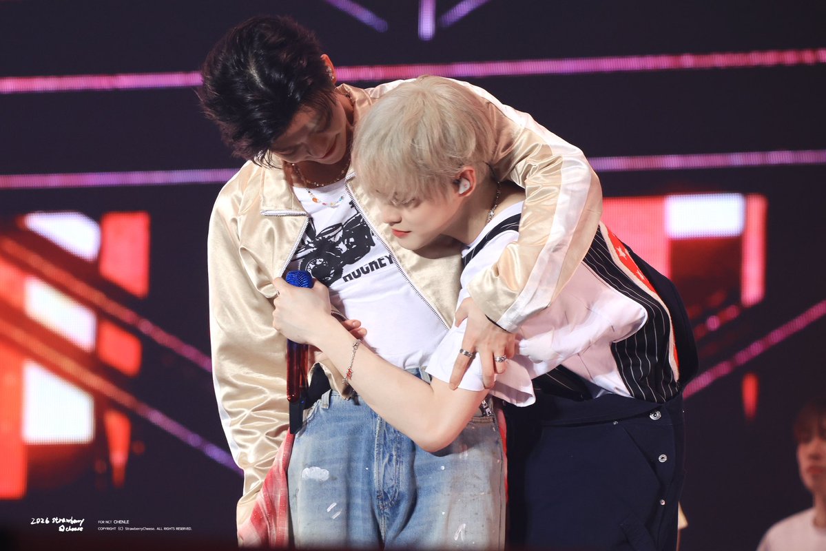 𝐒𝐭𝐫𝐚𝐰𝐛𝐞𝐫𝐫𝐲𝐂𝐡𝐞𝐞𝐬𝐞. tweet media