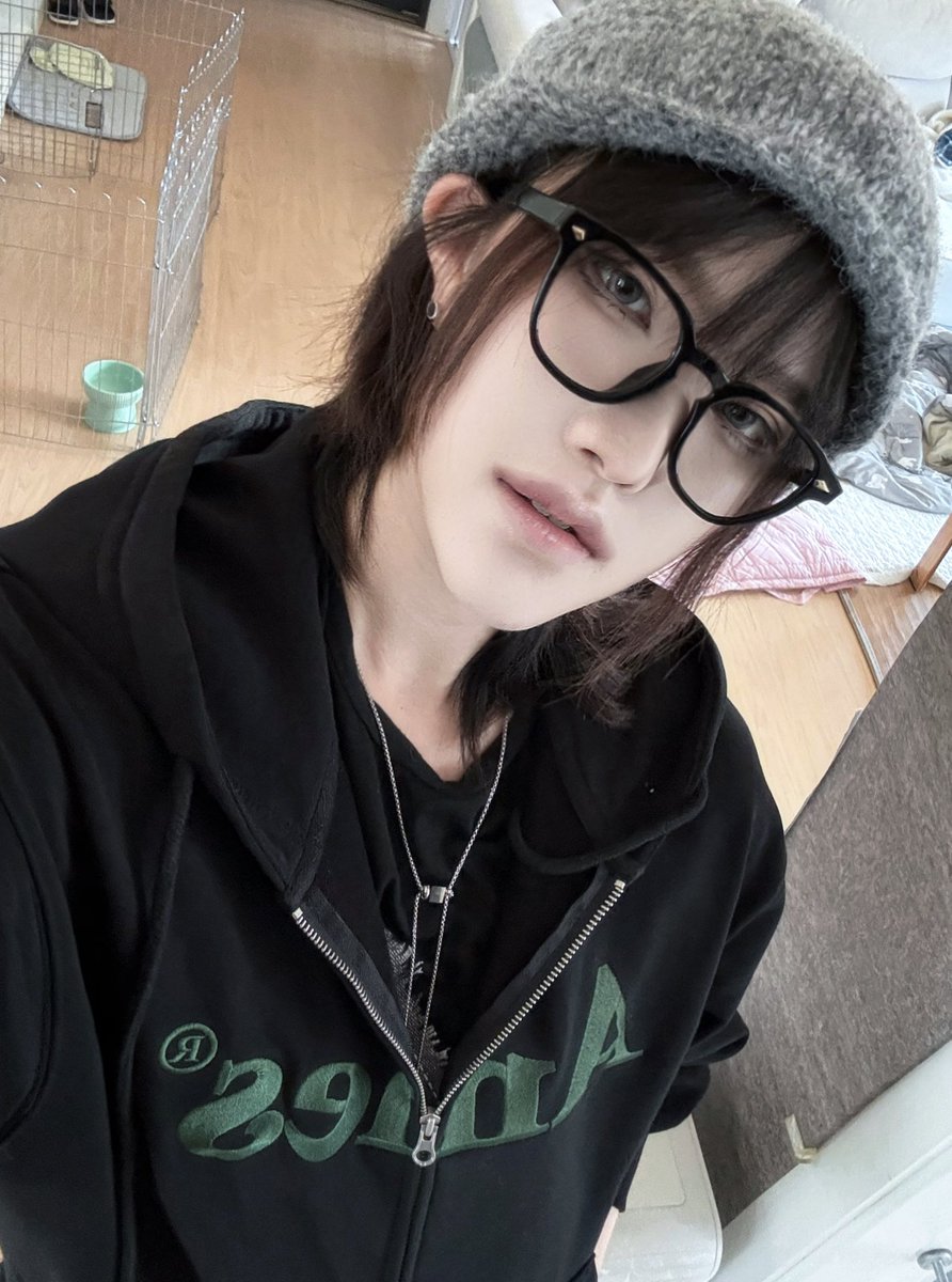 랑 tweet media