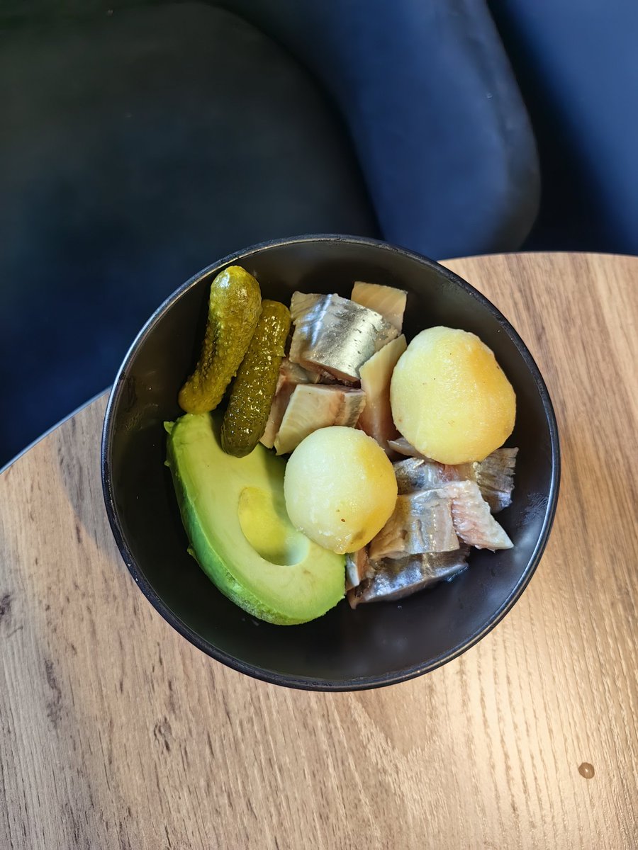 Маша на Весте tweet media