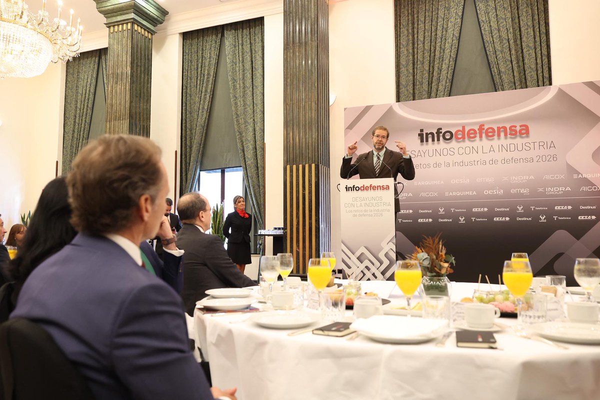 Infodefensa's tweet photo. 🔴#IndustriaDefensa | Desayunos con la industria: 'Los retos de la industria de defensa 2026'. Clausura @jgbrustenga , Secretario de Estado de Industria en @minturgob: “Nos complementamos muy bien con @Defensagob. Intentemos desarrollar los ecosistemas industriales de la mejor manera”.
