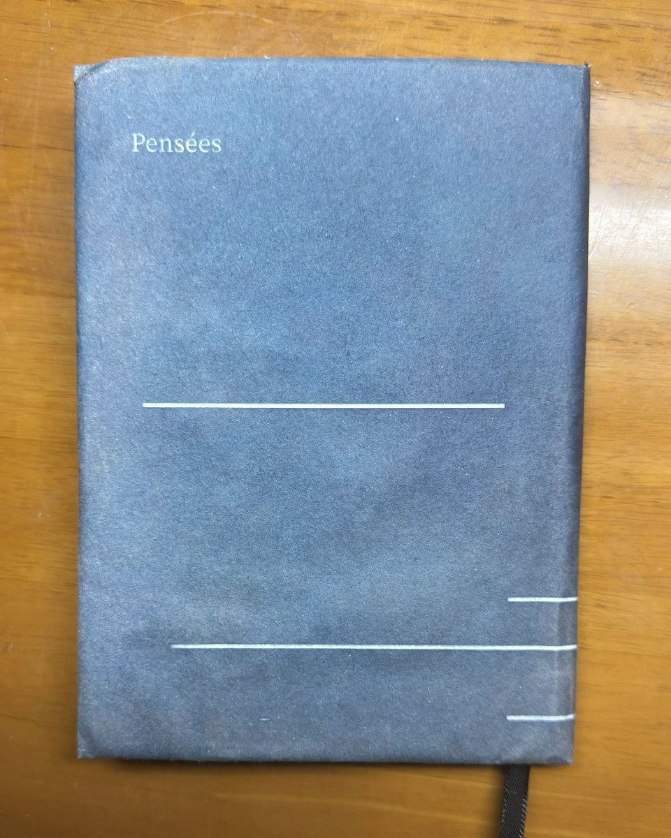 サイアノタイプ🟦で作った自作手帳。最初に何を書けば良いのか思いつかなかったので、ただ好きなものについて書きはじめた。愛読書再読周期に突入！
