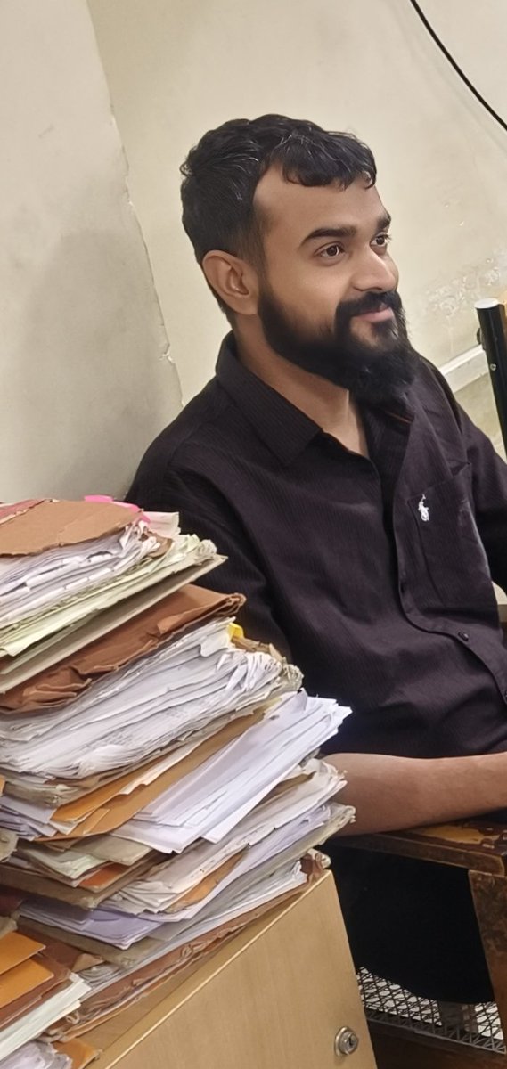MVRSharma2's tweet photo. आज नगरीय विकास एवं आवासन विभाग (UDH) में कनिष्ठ अभियंता भर्ती परीक्षा के संबध में आज वरिष्ठ शासन उप सचिव(Sr. Depyt secretary) महोदय से मुलाकात हुई 
शाम तक वीडियो अपलोड करता हूँ अच्छी खुशख़बरी के साथ https://t.co/mOLxIIK2yL